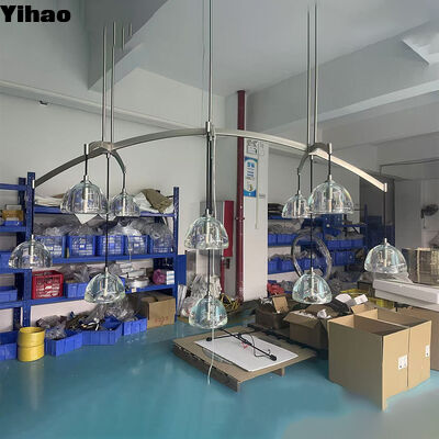 কেনা ইহাও কারখানার সরাসরি ব্রাসের দেহ ক্রিস্টাল শ্যাড চ্যান্ডেলিয়ার 3500 কে উষ্ণ সাদা এলইডি সহ বিলাসবহুল হোটেল এবং হোম আলোর জন্য অনলাইন উত্পাদন