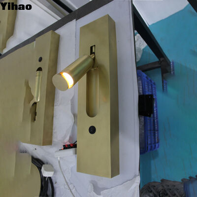 কেনা লিভিং রুম এবং হোটেলের জন্য 3500K উষ্ণ সাদা আলো সহ আধুনিক ব্রাস ওয়াল ল্যাম্প অনলাইন উত্পাদন