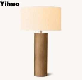 হস্তনির্মিত কঠিন ব্রাস বেস সহ 60W E26 শিল্প বিছানার পাশের টেবিল ল্যাম্প